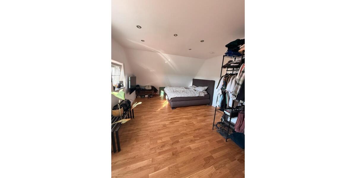 Dachgeschoßwohnung Cadolzburg - 3 Zimmer, 94 m&sup2;, 1.175&euro; | Angebot:26042536