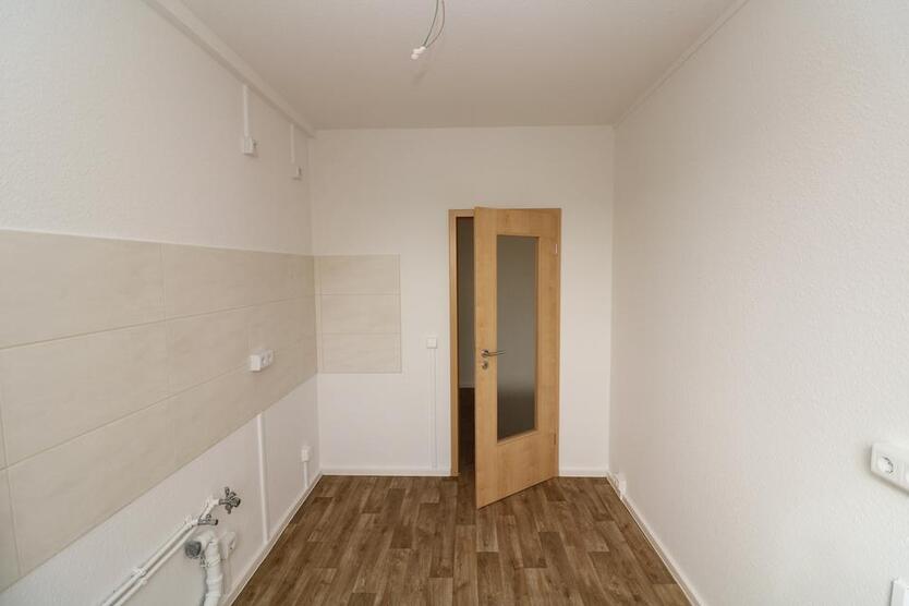3...2...1...meins...neu sanierte 2-RW mit Wanne u. Balkon!!!