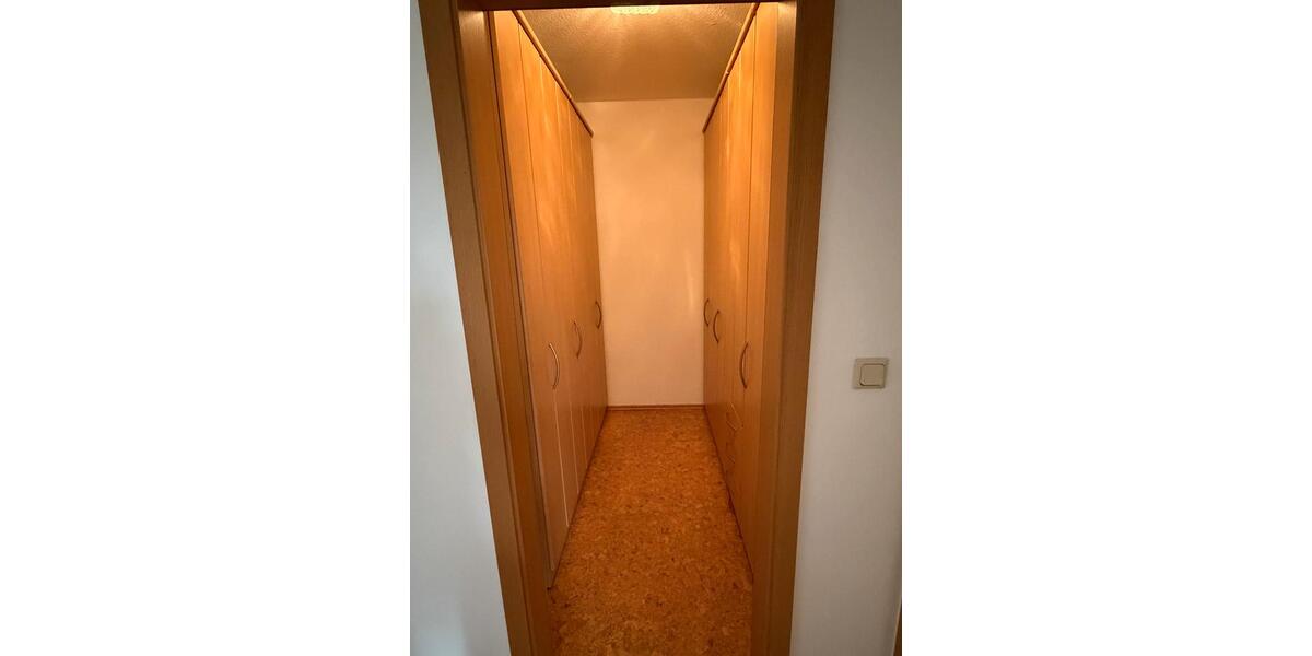 Doppelhaushälfte Bad Hersfeld - 7 Zimmer, 164 m&sup2;, 1.629&euro; | Angebot:25886917