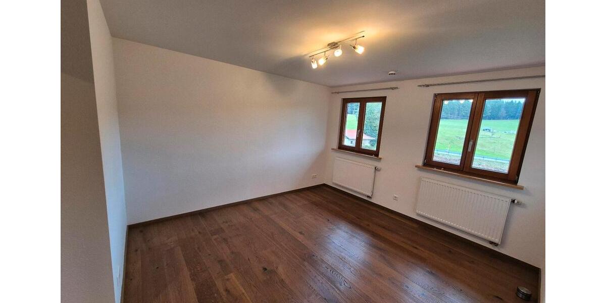 Dachgeschoßwohnung Elzach - 5 Zimmer, 137 m&sup2;, 1.250&euro; | Angebot:25654031
