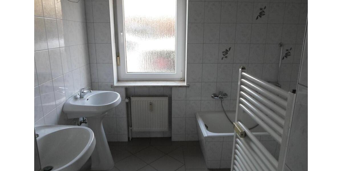 Erdgeschoßwohnung Doberlug-Kirchhain Kirchhain - 3 Zimmer, 95 m&sup2;, 520&euro; | Angebot:22970904