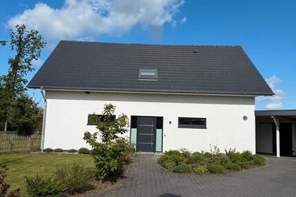 Haus Soderstorf - 6 Zimmer, 210 m&sup2;, 2.200&euro; | Angebot:26635928