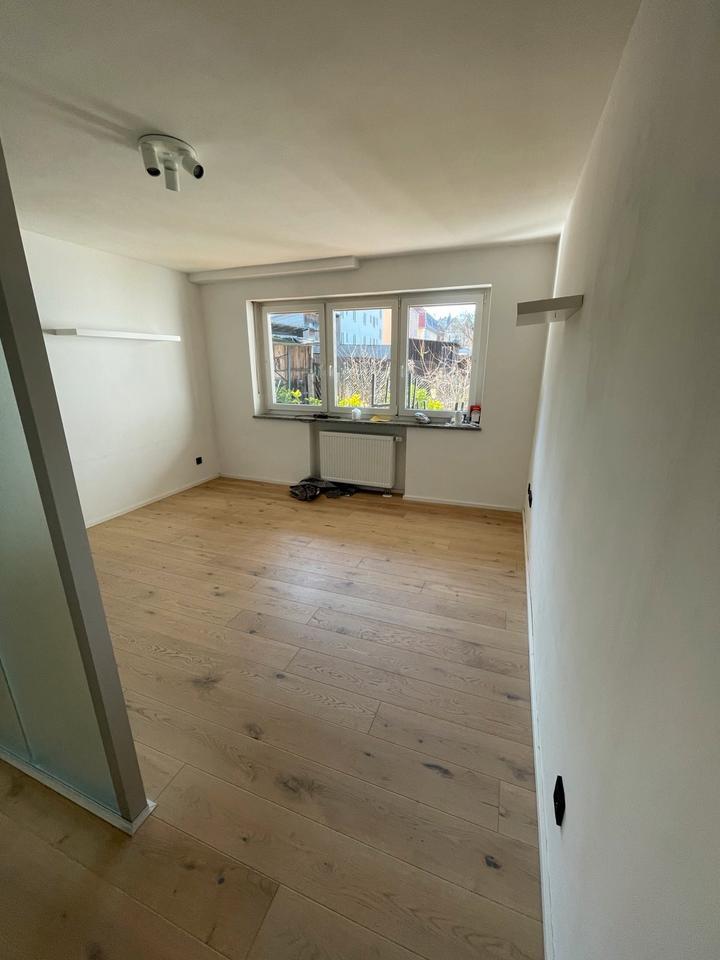 Helle 2 Zimmer Wohnung im Erdgeschoss mit Garten