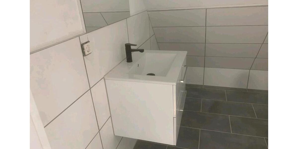 Wohnen auf Zeit Albstadt Gemarkung Onstmettingen - 8 Zimmer, 260 m&sup2;, 15&euro; | Angebot:25982168