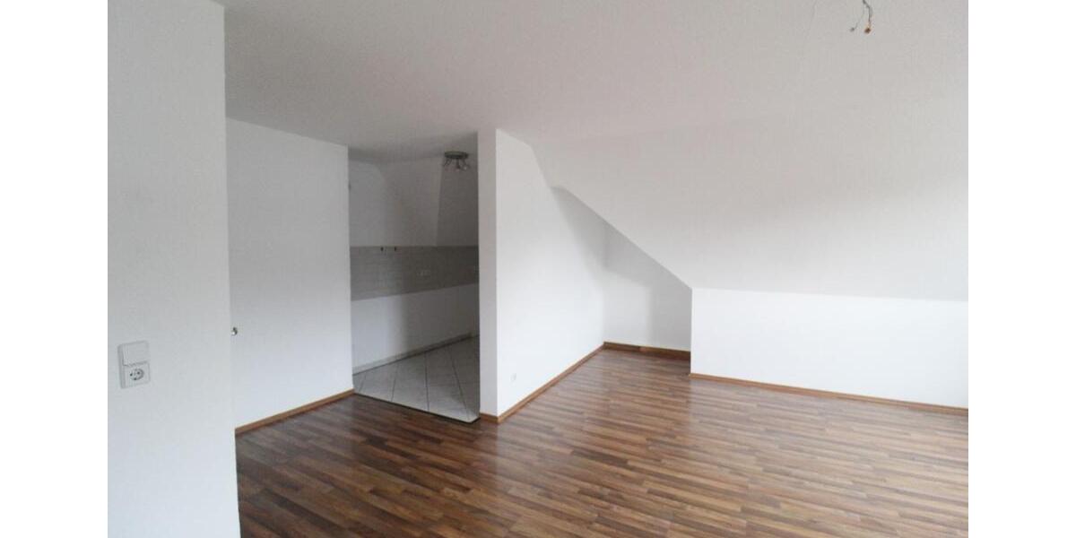 Dachgeschoßwohnung Penig - 2 Zimmer, 58 m&sup2;, 300&euro; | Angebot:19635384