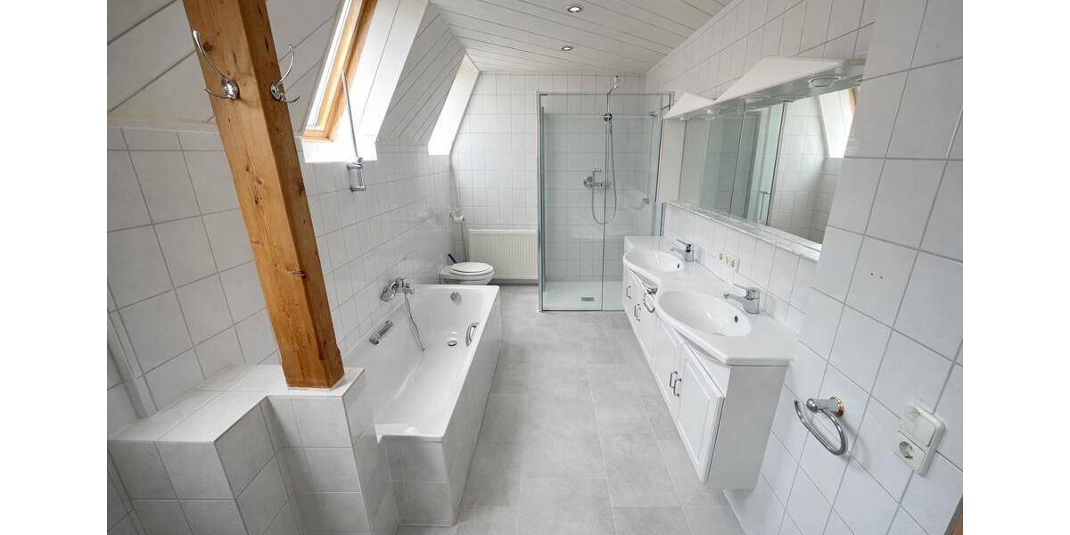 Einfamilienhaus Elsfleth - 5 Zimmer, 155 m&sup2;, 1.250&euro; | Angebot:25406111