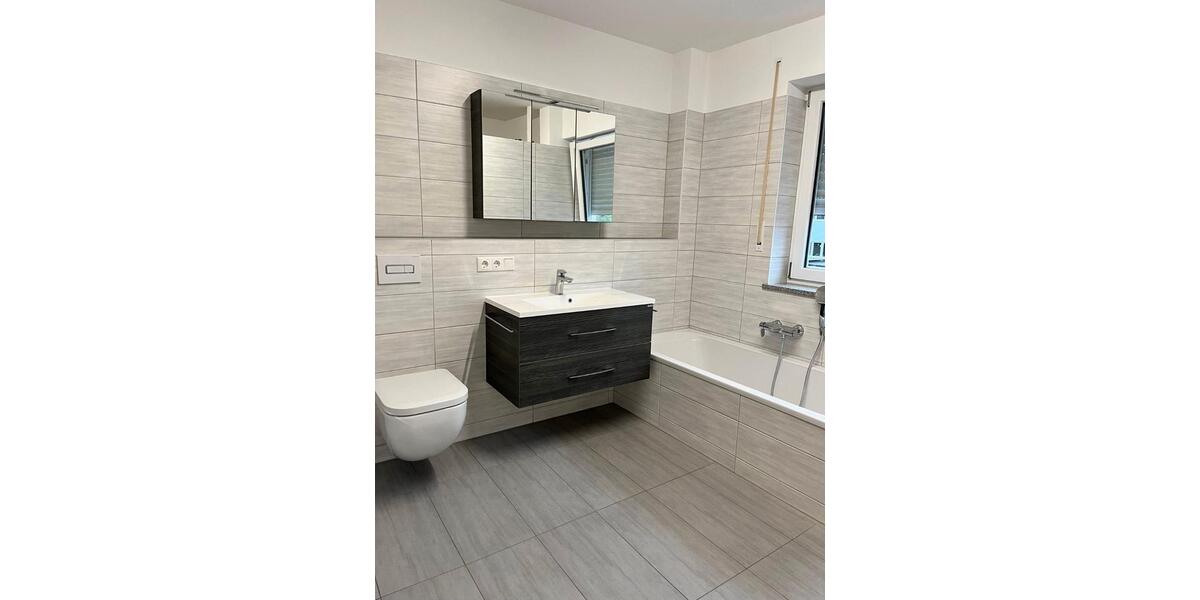 Etagenwohnung Schwandorf - 5 Zimmer, 140 m&sup2;, 1.680&euro; | Angebot:26632555