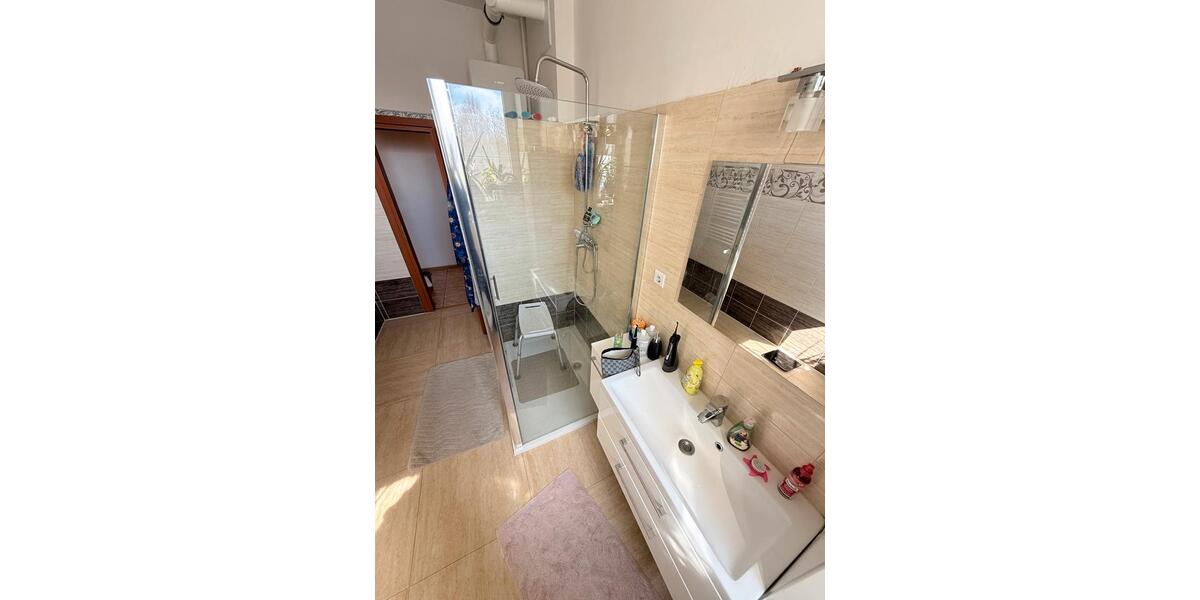 Etagenwohnung Frankfurt (Oder) Booßen - 4 Zimmer, 101 m&sup2;, 1.150&euro; | Angebot:26115806