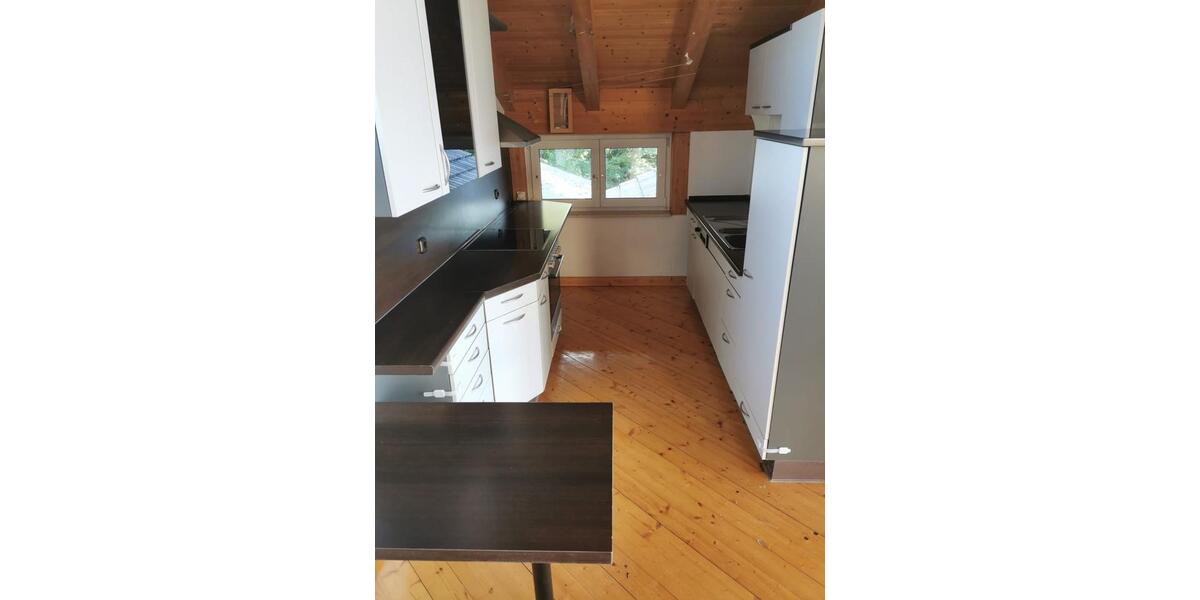 Dachgeschoßwohnung Ebensfeld - 3 Zimmer, 83 m&sup2;, 700&euro; | Angebot:25080726