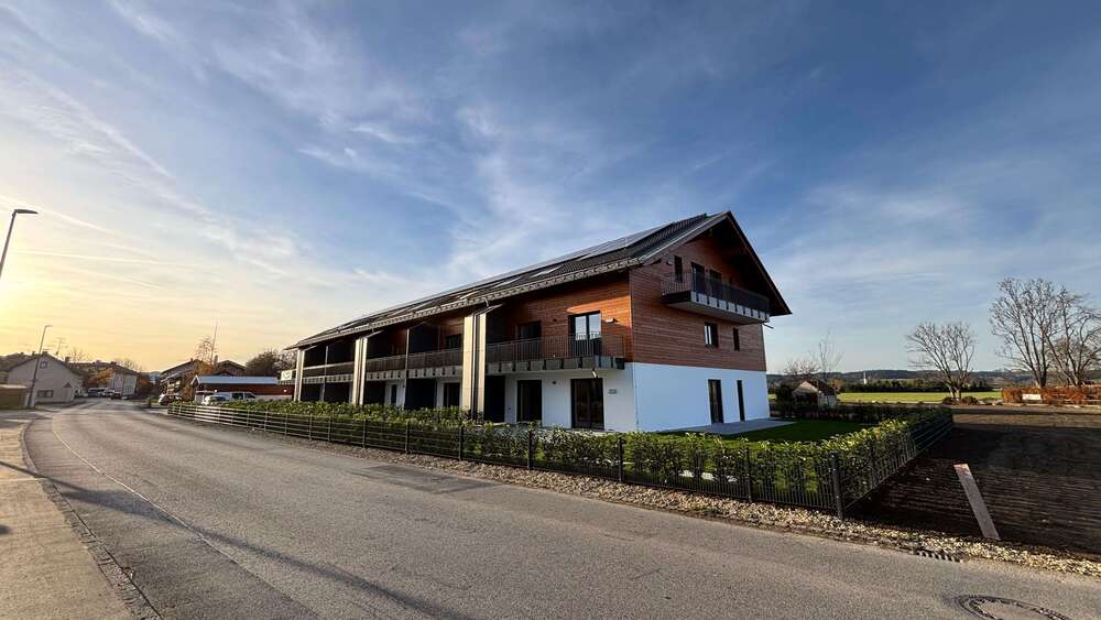 Etagenwohnung Bruckmühl - 2 Zimmer, 78 m&sup2;, 1.345&euro; | Angebot:25819946