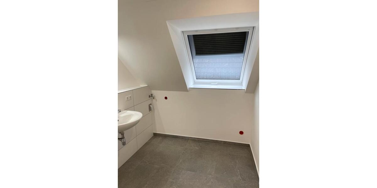 Dachgeschoßwohnung Bodenwerder - 3 Zimmer, 90 m&sup2;, 590&euro; | Angebot:25444378