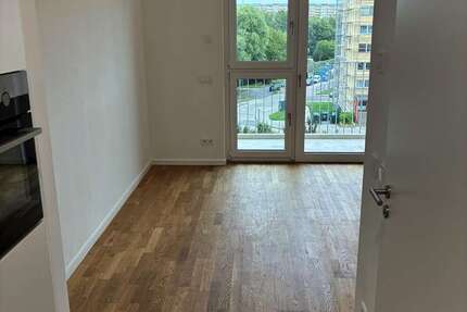Wohnung Berlin Marzahn-Hellersdorf - 1 Zimmer, 25 m&sup2;, 700&euro; | Angebot:27293606