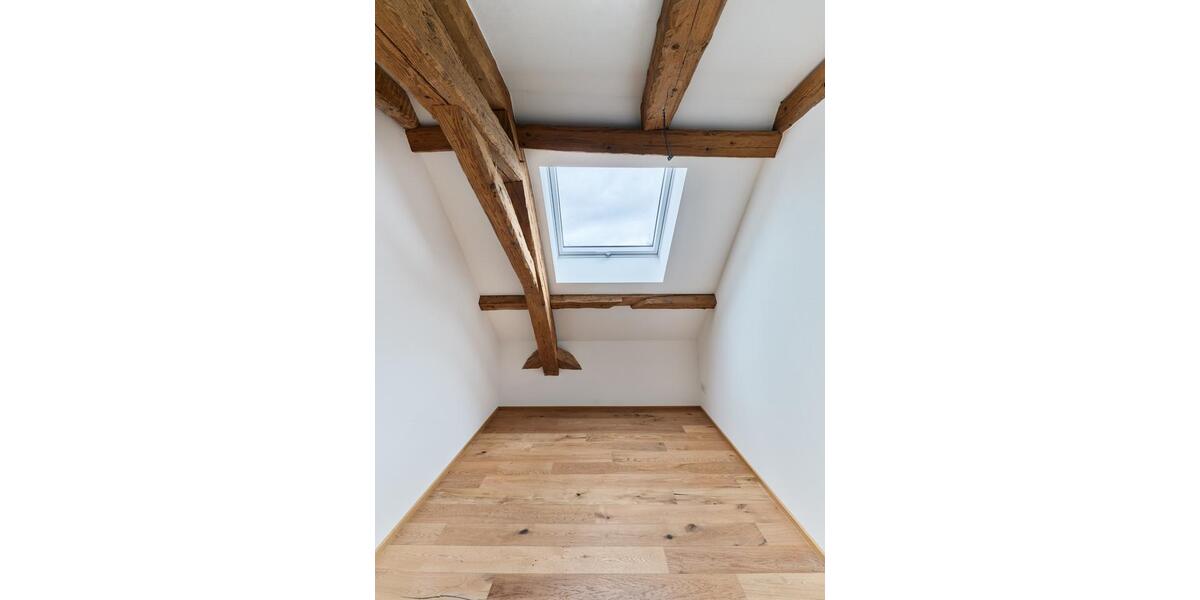 Dachgeschoßwohnung Weilheim - 4 Zimmer, 139 m&sup2;, 1.540&euro; | Angebot:26012944