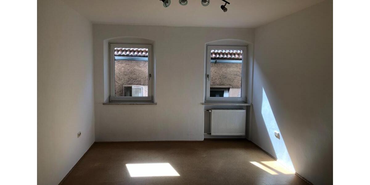 Etagenwohnung Pressath - 3 Zimmer, 105 m&sup2;, 850&euro; | Angebot:24294733