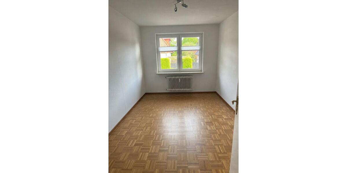 Erdgeschoßwohnung Flensburg - 3 Zimmer, 115 m&sup2;, 860&euro; | Angebot:26683835