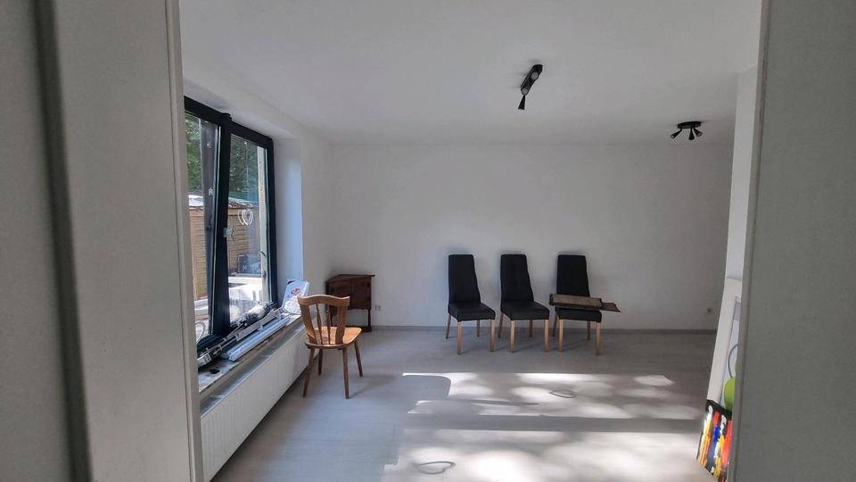 Etagenwohnung Velbert Velbert-Mitte - 3 Zimmer, 65 m&sup2;, 1.200&euro; | Angebot:26700835