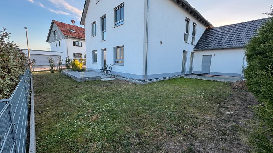 Erdgeschoßwohnung Thalmassing - 3 Zimmer, 100 m&sup2;, 1.170&euro; | Angebot:27616431
