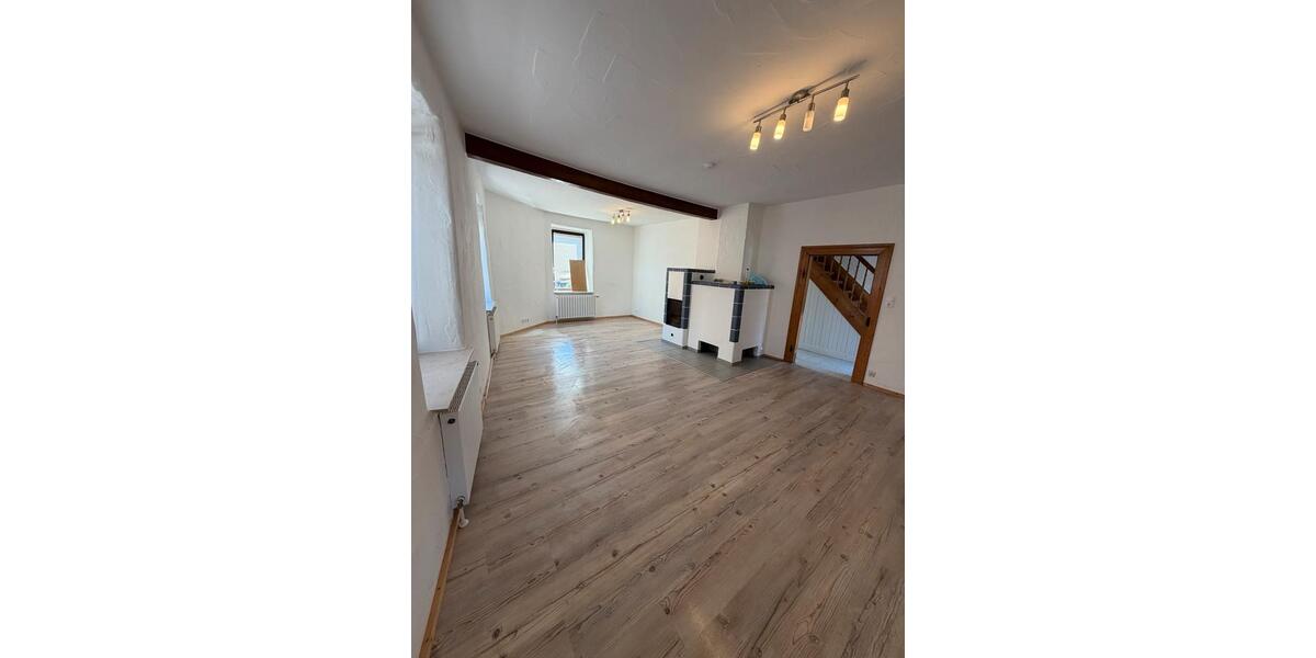 Einfamilienhaus Katzweiler - 5 Zimmer, 193 m&sup2;, 1.400&euro; | Angebot:26705276