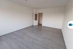 **Wohnen mit Ausblick: Renovierte und großräumige 2-Zi.-Whg. mit Balkon** zimmer