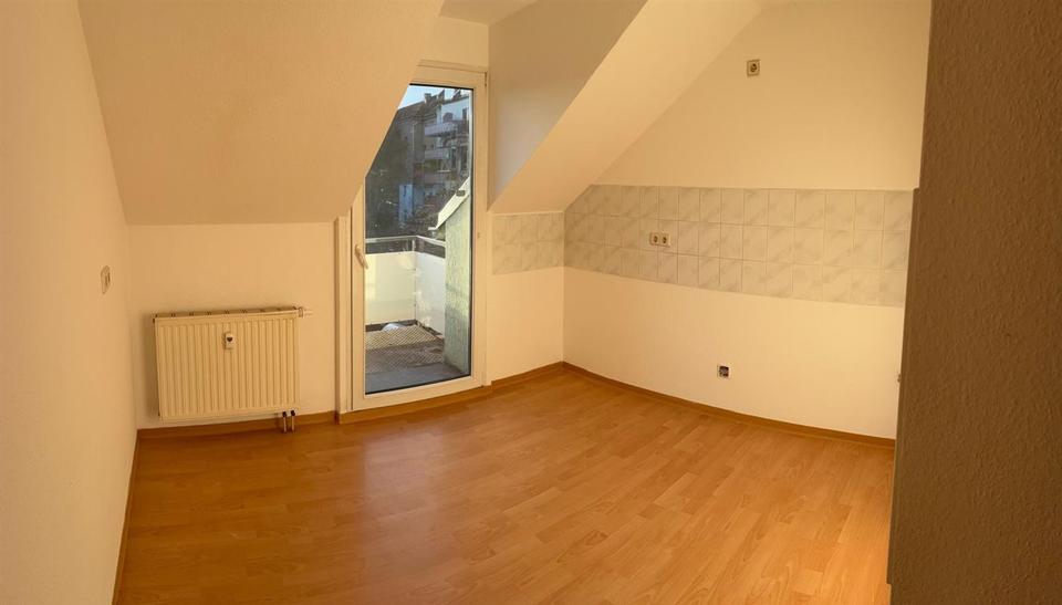 Dachgeschoßwohnung Plauen Bahnhofsvorstadt - 3 Zimmer, 77 m&sup2;, 382&euro; | Angebot:23032907