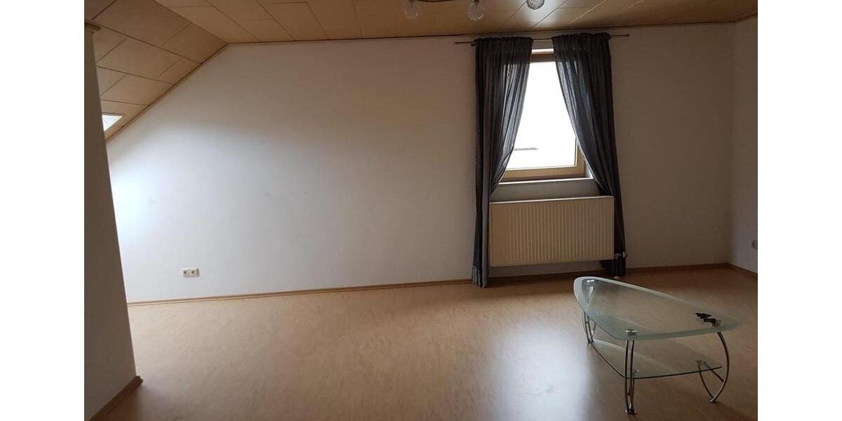 Dachgeschoßwohnung Augsburg - 3 Zimmer, 90 m&sup2;, 1.200&euro; | Angebot:26024631