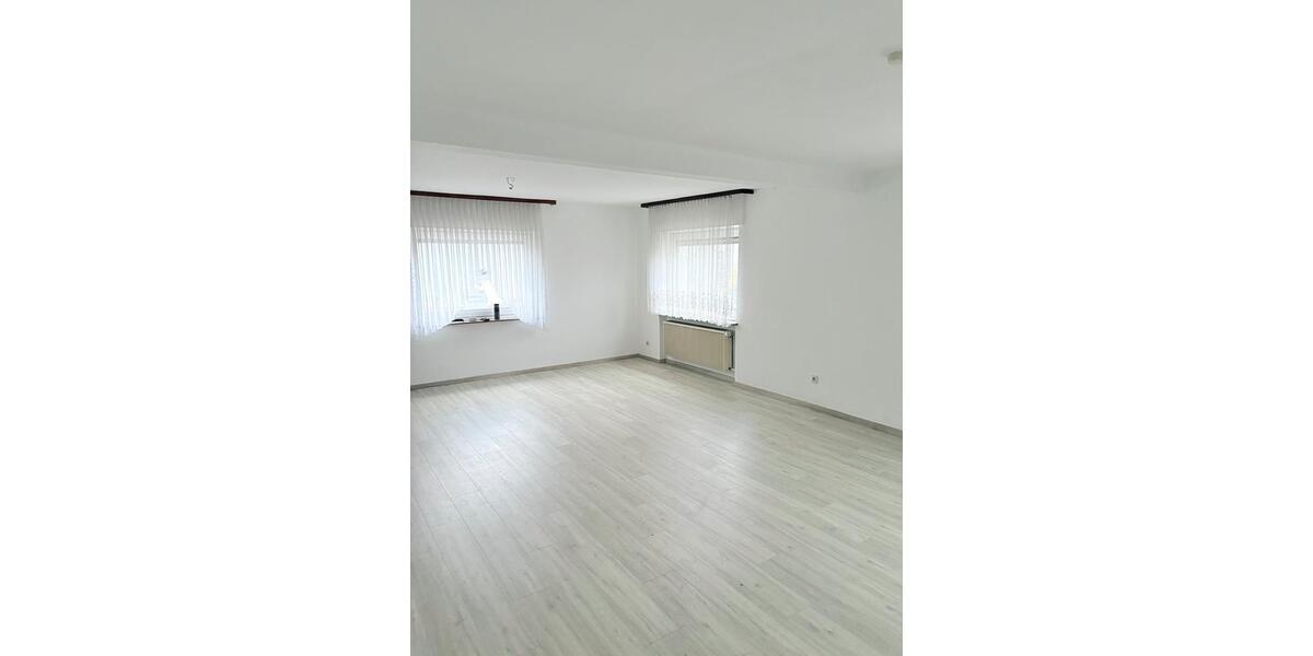 Erdgeschoßwohnung Montabaur - 5 Zimmer, 150 m&sup2;, 1.000&euro; | Angebot:24738144