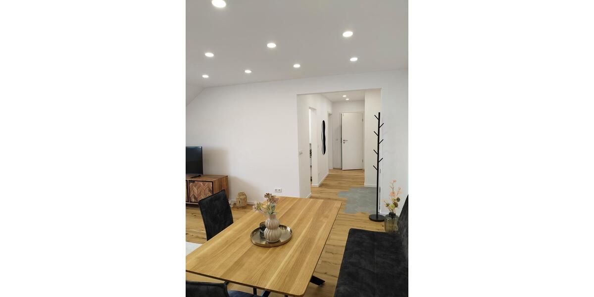 Dachgeschoßwohnung Untersiemau - 2 Zimmer, 60 m&sup2;, 1.400&euro; | Angebot:26531536