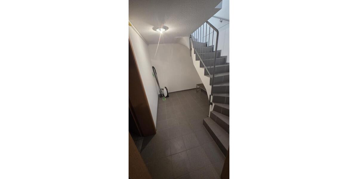 Doppelhaushälfte Bad Hersfeld - 7 Zimmer, 164 m&sup2;, 1.629&euro; | Angebot:25886917