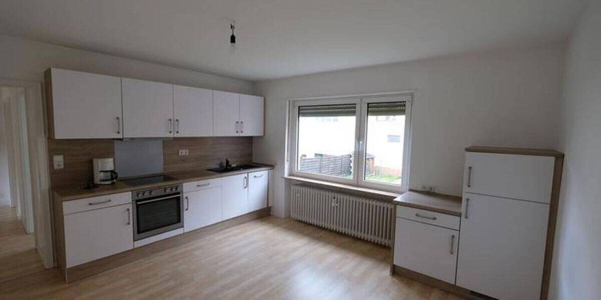 DG mit Balkon: helle großzügige 3-Zimmer + Wohnküche + Bad + GästeToilette, keine Schrägen,zentral 3 zimmer