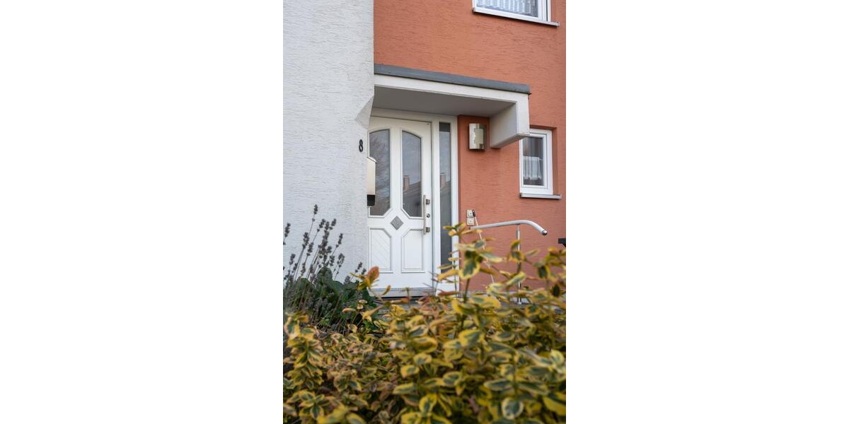 Gepflegtes Reihenhaus mit Garten, Dachstudio, Garage, Haunstetten 5 zimmer