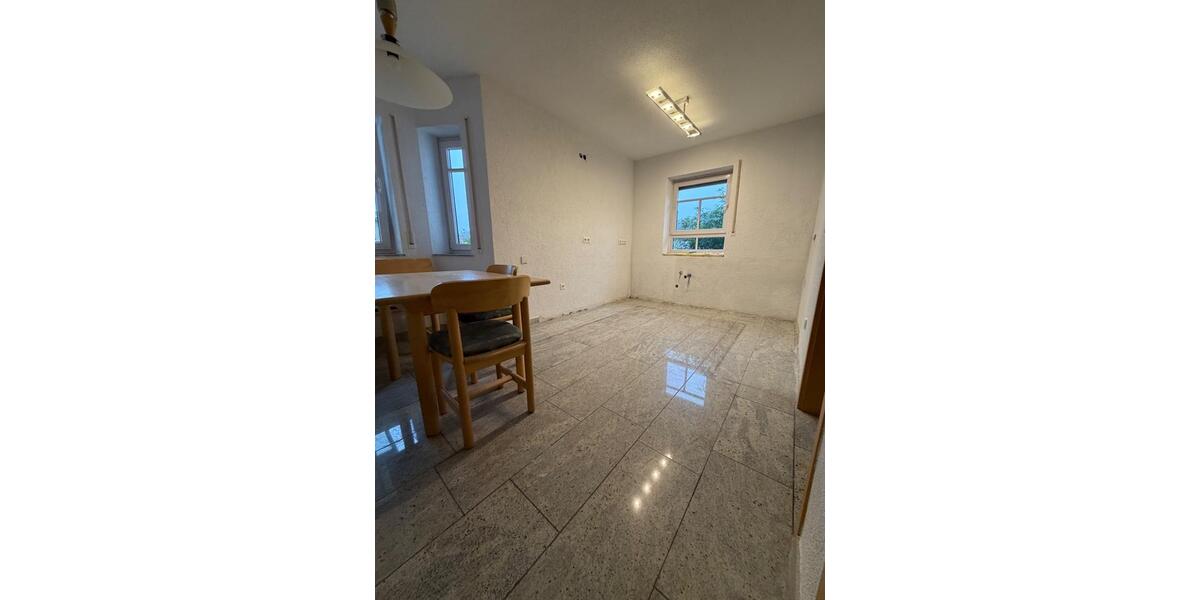 Großzügiger Haushälfte mit exklusivem Pool, großem Garten & Kamin 5.5 zimmer