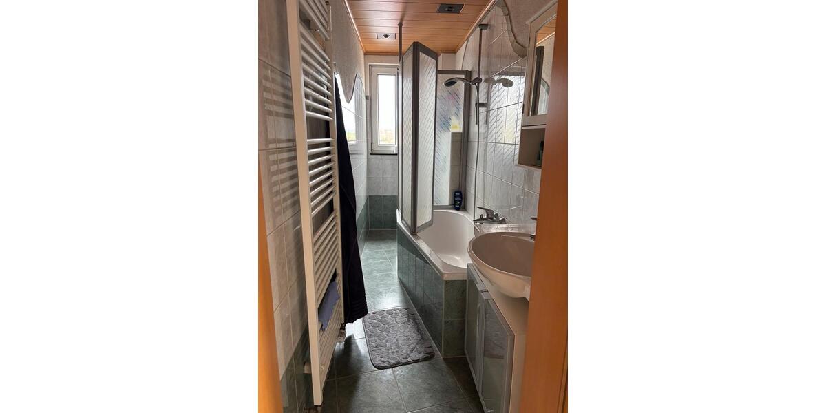 Dachgeschoßwohnung Floh-Seligenthal Seligenthal - 3 Zimmer, 65 m&sup2;, 422&euro; | Angebot:26038773