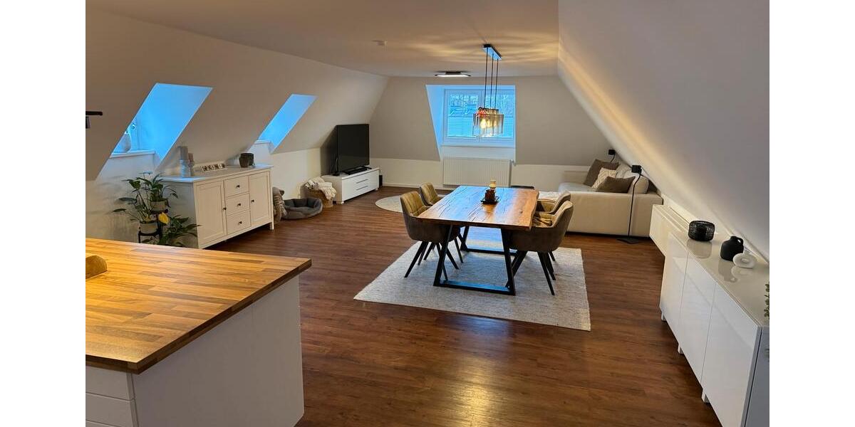 Dachgeschoßwohnung Düsseldorf Stadtbezirk 5 - 2 Zimmer, 78 m&sup2;, 1.320&euro; | Angebot:25205319