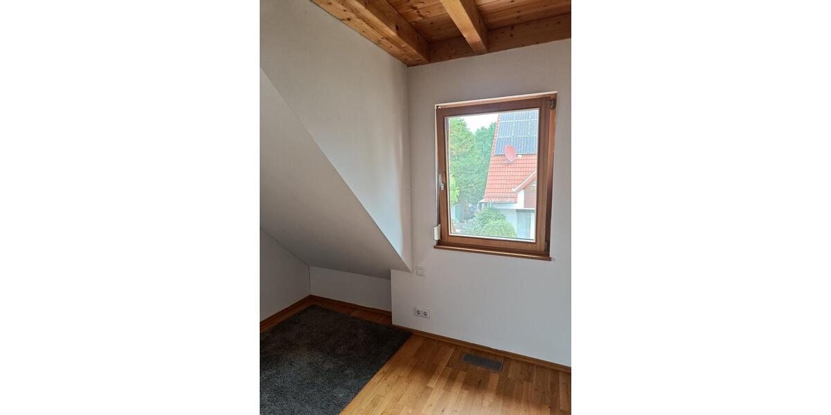 ZIMMER MIT ÜBERWIEGENDER ALLEINNUTZUNG EINER DOPPELHAUSHÄLFTE 1 zimmer