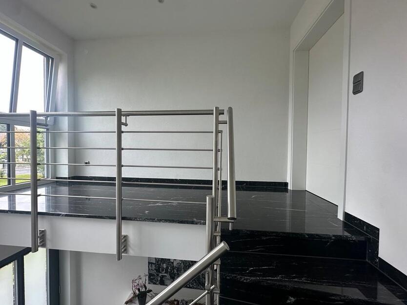 3 1|2 Zimmer Wohnung + Balkon in Rödelsee 100qm