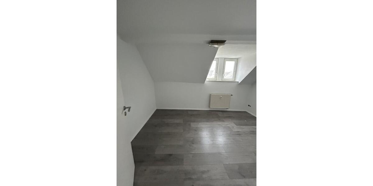 Etagenwohnung Mittweida - 4 Zimmer, 90 m&sup2;, 650&euro; | Angebot:25418293