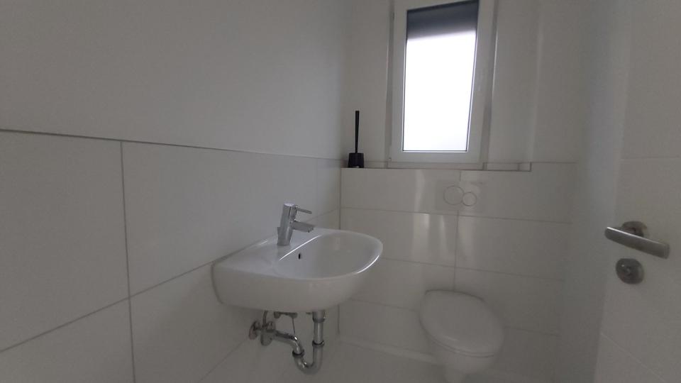 Etagenwohnung Esslingen am Neckar Brühl - 4 Zimmer, 107 m&sup2;, 1.850&euro; | Angebot:25105261