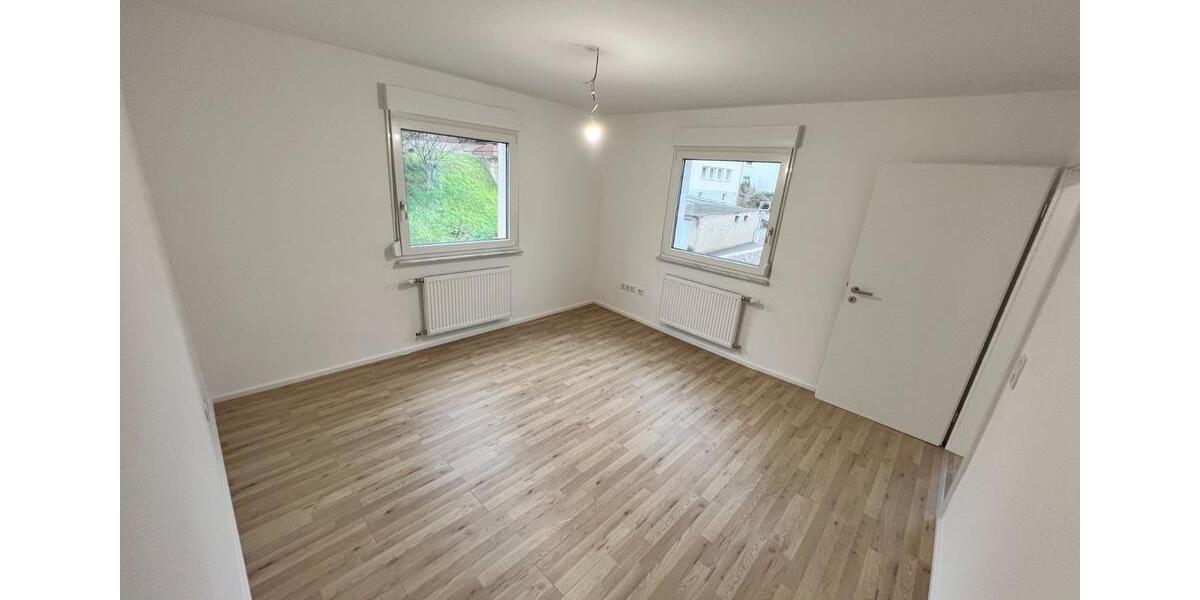 Etagenwohnung Leidersbach - 4 Zimmer, 103 m&sup2;, 900&euro; | Angebot:24641117