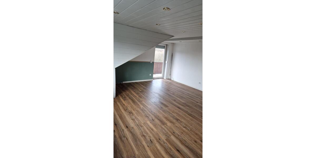 Dachgeschoßwohnung Dietzhölztal - 2.5 Zimmer, 82 m&sup2;, 600&euro; | Angebot:24701480