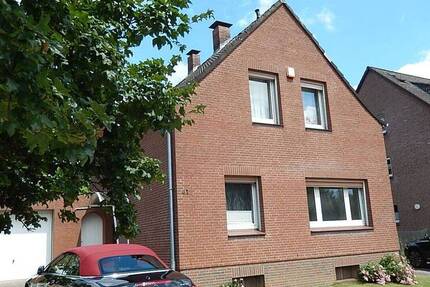 BAD OLDESLOE Ratzeburger Str. 2 Zi.-App.ca. 45m² über 2 Ebenen, separater Eingang, Pantry, Gäste-WC, PKW-Stellplatz,Garten 2 zimmer