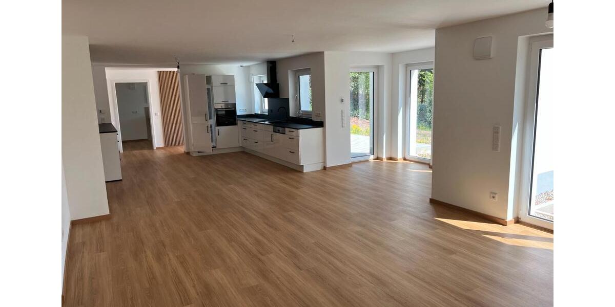 Etagenwohnung Adelsdorf - 5 Zimmer, 123 m&sup2;, 1.600&euro; | Angebot:26464645