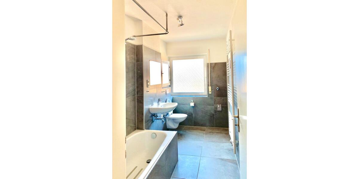 Hochparterre Augsburg Haunstetten-Siebenbrunn - 3 Zimmer, 76 m&sup2;, 990&euro; | Angebot:26245285