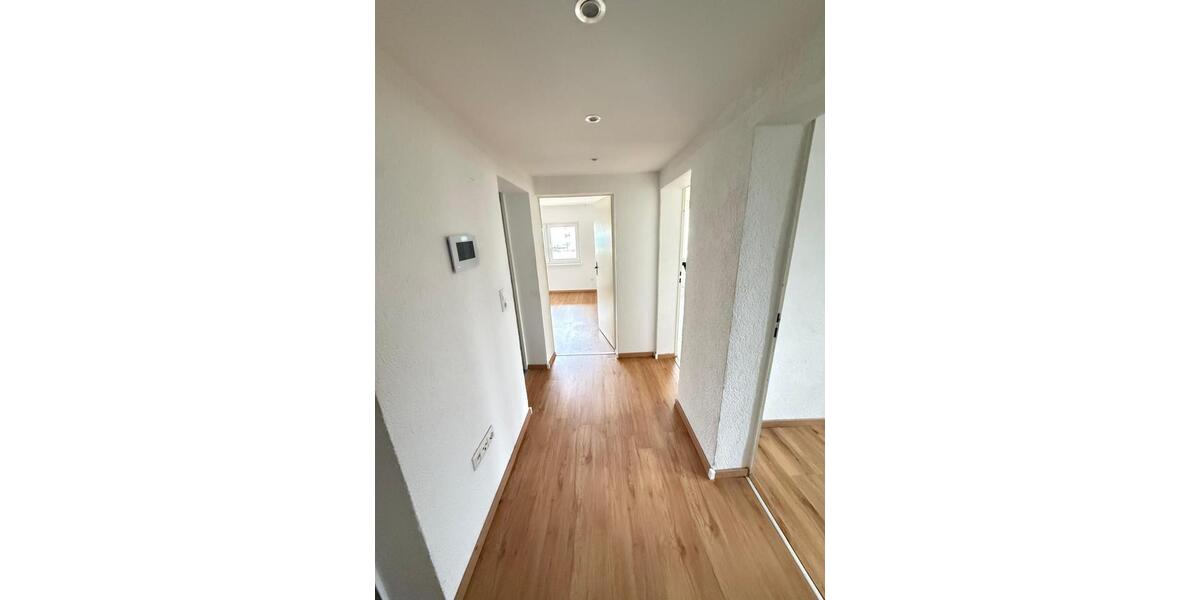 Etagenwohnung Korbach - 3 Zimmer, 72 m&sup2;, 600&euro; | Angebot:26022148