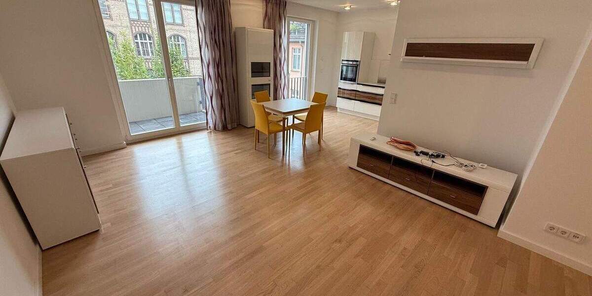 Möblierte Whg mit Balkon und Fitnessraum! 3 zimmer