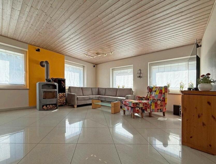 3 Zimmer Wohnung 96qm Garten Carport Kamin