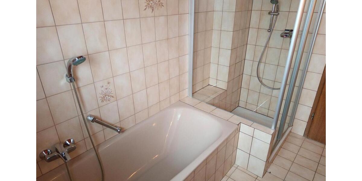 Wohnen auf Zeit Borchen - 3 Zimmer, 80 m&sup2;, 273&euro; | Angebot:25591136