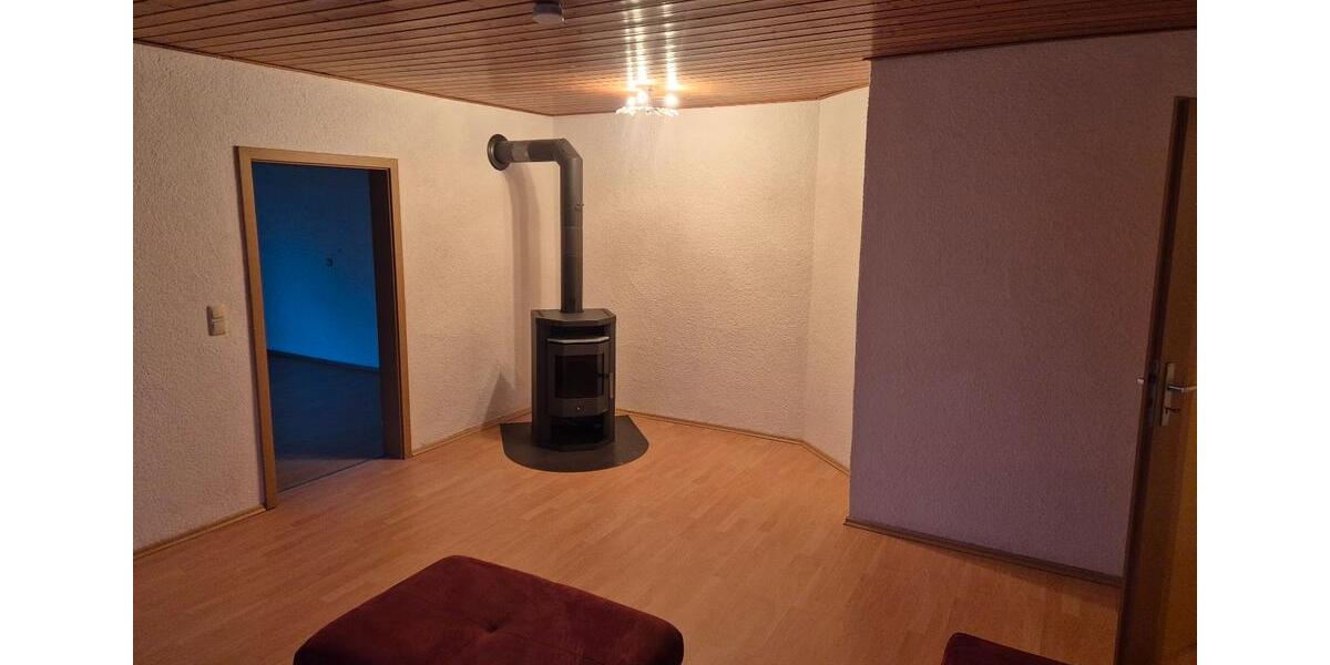 Etagenwohnung Helmbrechts - 2 Zimmer, 77 m&sup2;, 430&euro; | Angebot:26561803