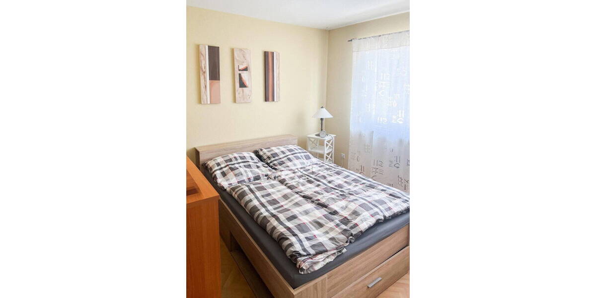 Etagenwohnung Eisenberg - 3 Zimmer, 73 m&sup2;, 700&euro; | Angebot:26015821