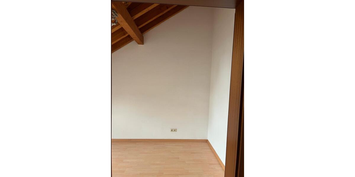 Dachgeschoßwohnung Böblingen - 2.5 Zimmer, 50 m&sup2;, 895&euro; | Angebot:24622406