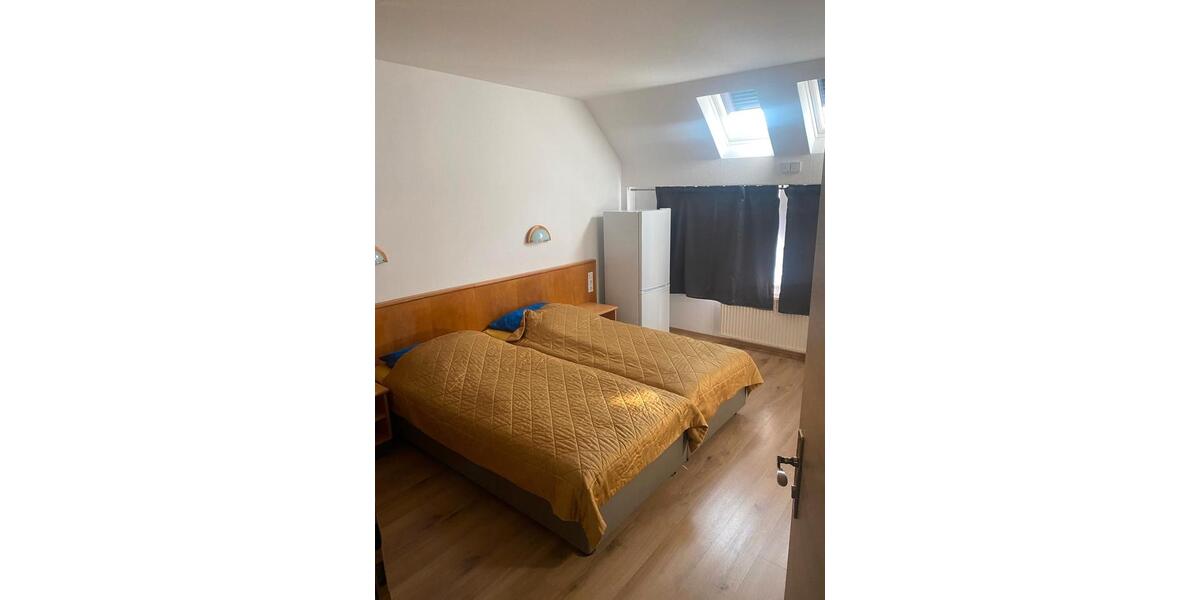 Wohnen auf Zeit Albertshofen - 9 Zimmer, 24 m&sup2;, 18&euro; | Angebot:26235321